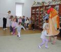 b_120_0_16777215_0_0_img_aktualnosci_poranek_z_bajka_2025_kura_adela_poranki_z_bajka_042025-13.jpg
