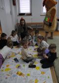 b_120_0_16777215_0_0_img_aktualnosci_poranek_z_bajka_2025_kura_adela_poranki_z_bajka_042025-6.jpg