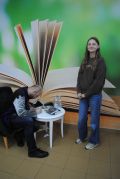 b_120_0_16777215_0_0_img_aktualnosci_spotkanie_autorskie_kamil_sobik_spotkanie_autorskie_kamil_sobik_2025-17.jpg