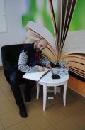 b_120_0_16777215_0_0_img_aktualnosci_spotkanie_autorskie_kamil_sobik_spotkanie_autorskie_kamil_sobik_2025-22.jpg